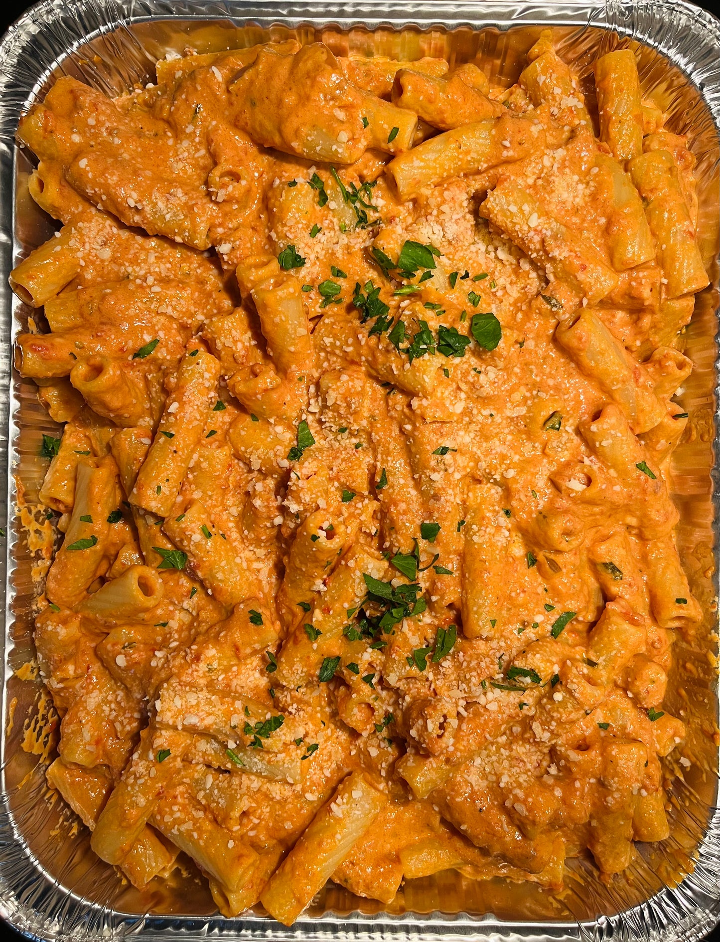 RIGATONI ALLA VODKA (1/2 TRAY CATERING)